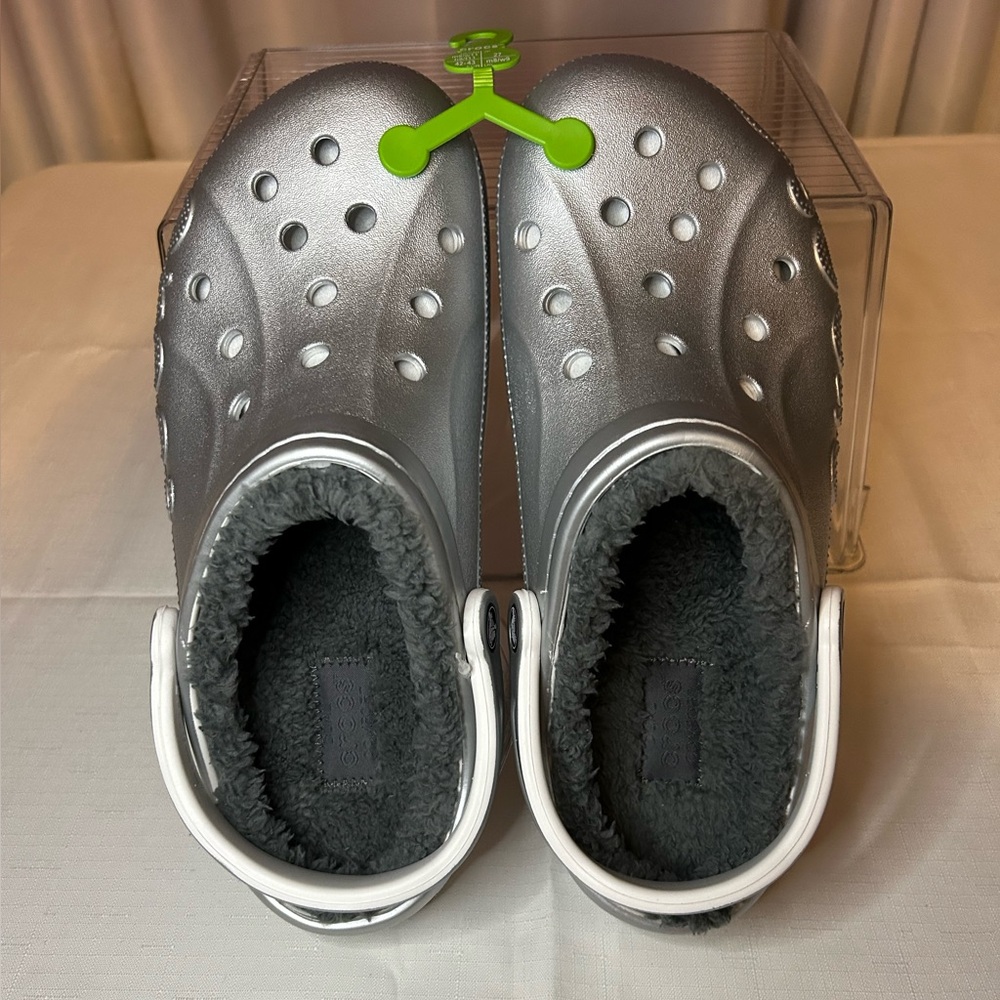 CROCS Baya Lined Printed Clog - Silver. Men’s 9/Women’s 11 NWT